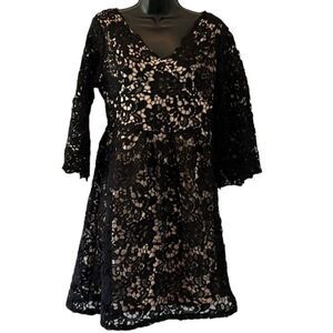 𝅺black and Cream Lace Dress NWOT
